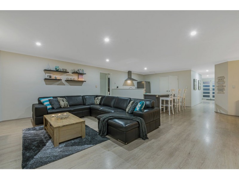 4 Carbon Street, Yanchep WA 6035