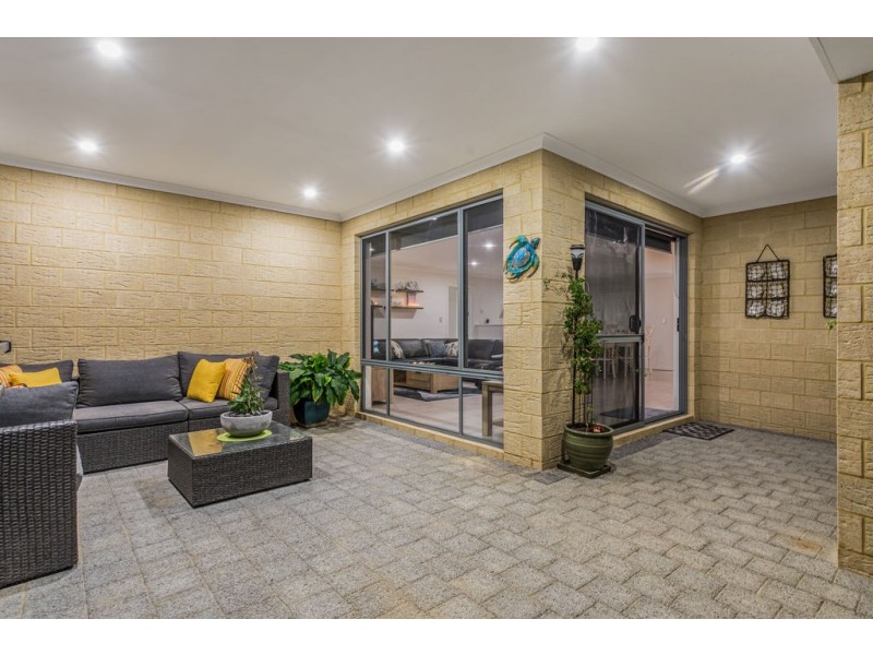 4 Carbon Street, Yanchep WA 6035