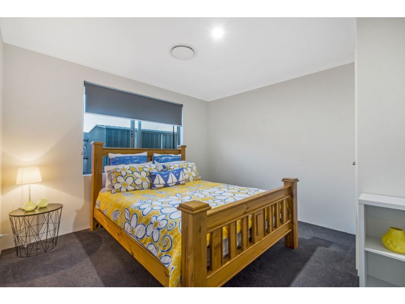 4 Carbon Street, Yanchep WA 6035