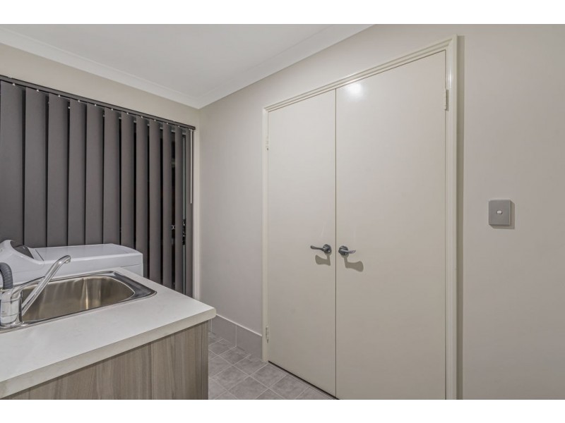 4 Carbon Street, Yanchep WA 6035