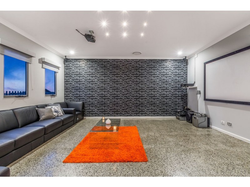 16 Tinsel Street, Yanchep WA 6035