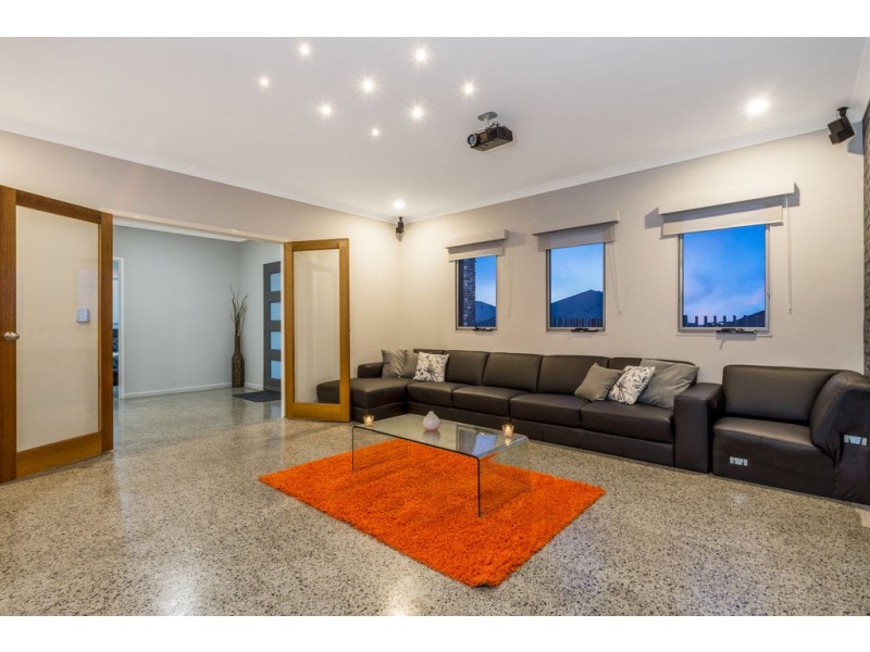 16 Tinsel Street, Yanchep WA 6035