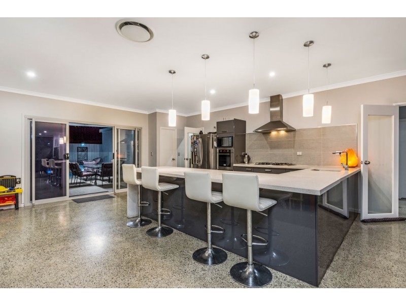 16 Tinsel Street, Yanchep WA 6035