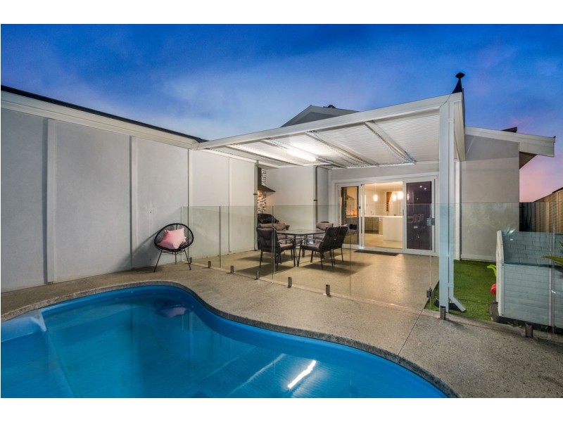 16 Tinsel Street, Yanchep WA 6035