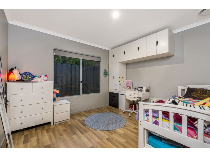 16 Tinsel Street, Yanchep WA 6035