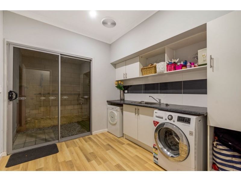 16 Tinsel Street, Yanchep WA 6035