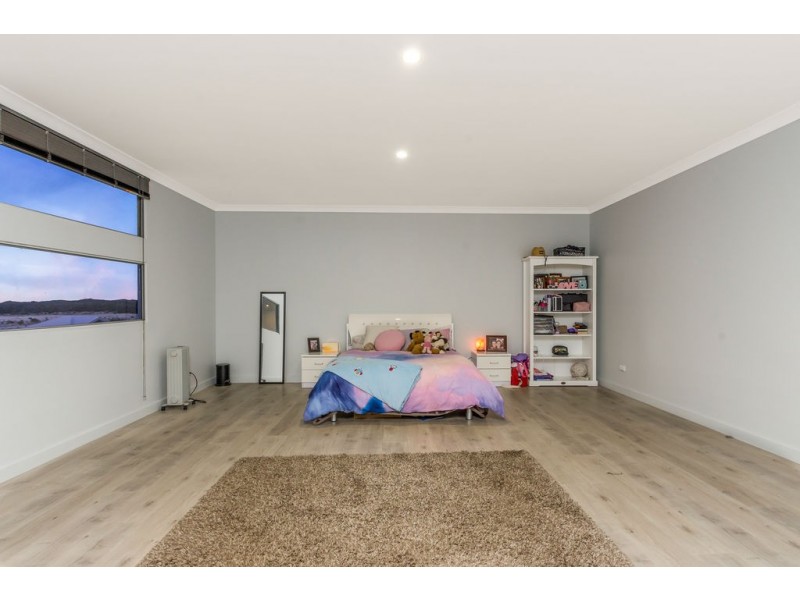 16 Tinsel Street, Yanchep WA 6035