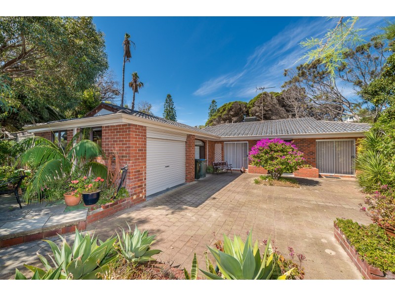 6 Nautical Court, Yanchep WA 6035