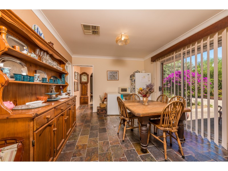 6 Nautical Court, Yanchep WA 6035