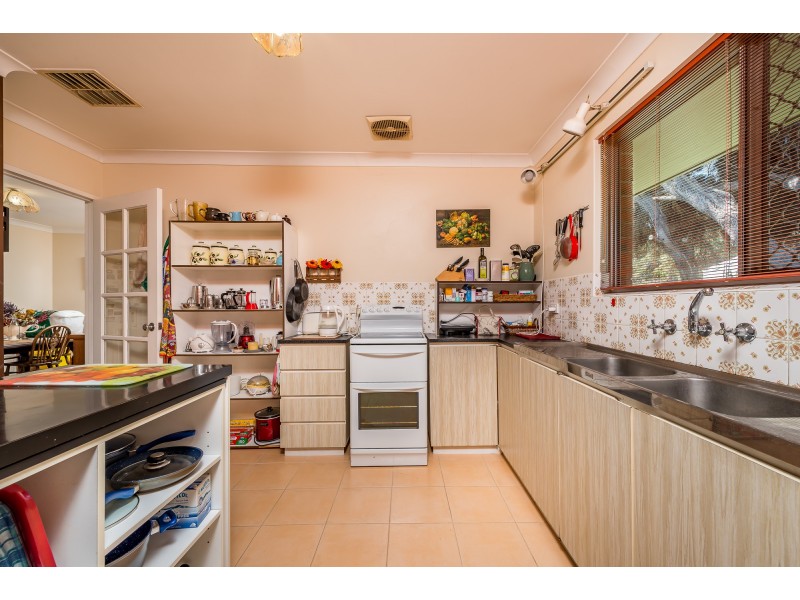 6 Nautical Court, Yanchep WA 6035