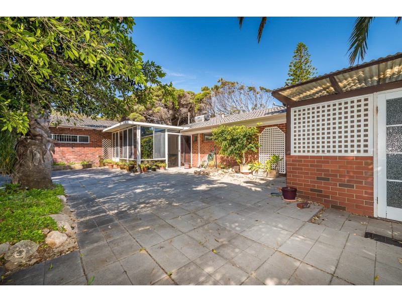 6 Nautical Court, Yanchep WA 6035