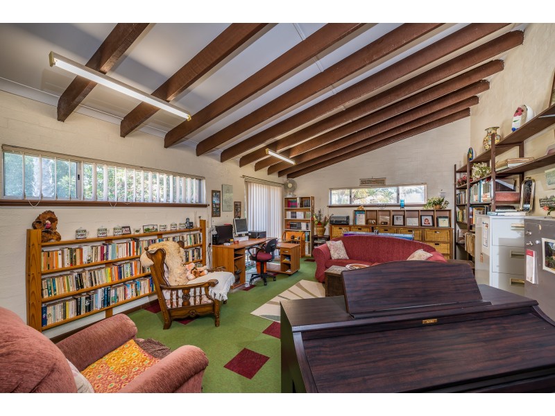 6 Nautical Court, Yanchep WA 6035