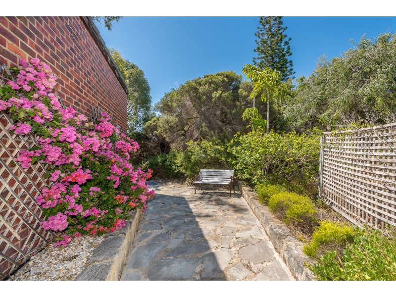 6 Nautical Court, Yanchep WA 6035