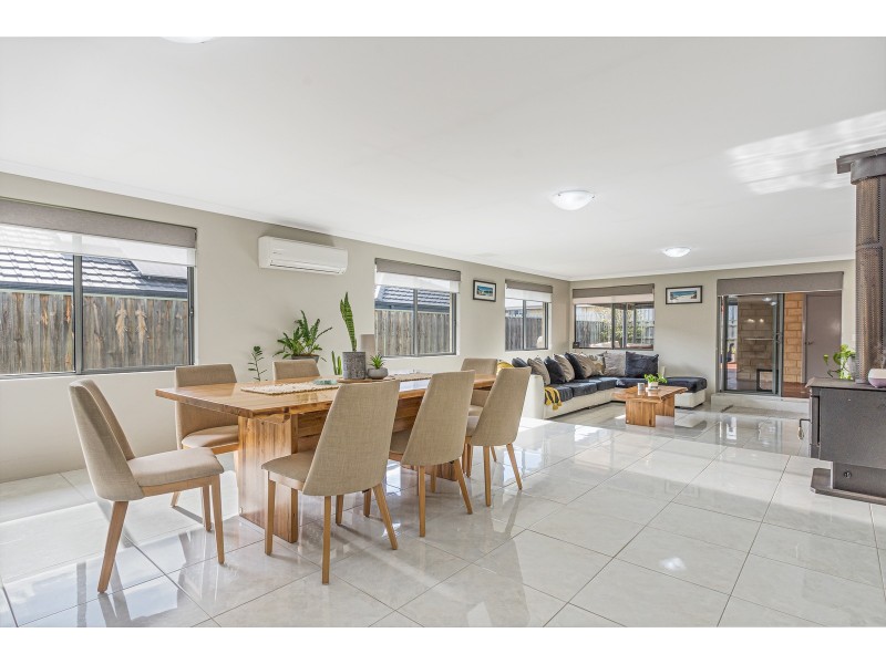 44 Tinsel Street, Yanchep WA 6035