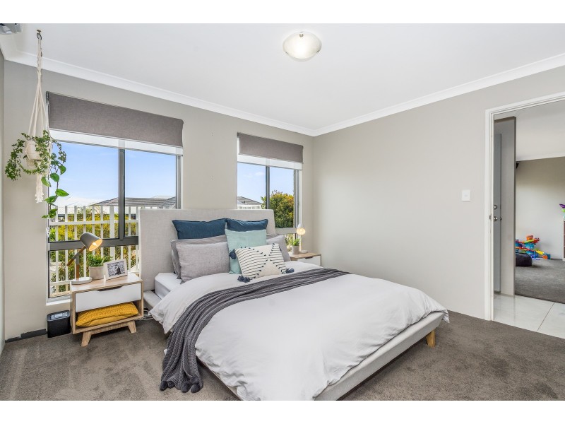 44 Tinsel Street, Yanchep WA 6035