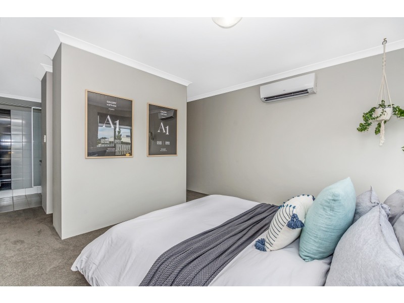 44 Tinsel Street, Yanchep WA 6035