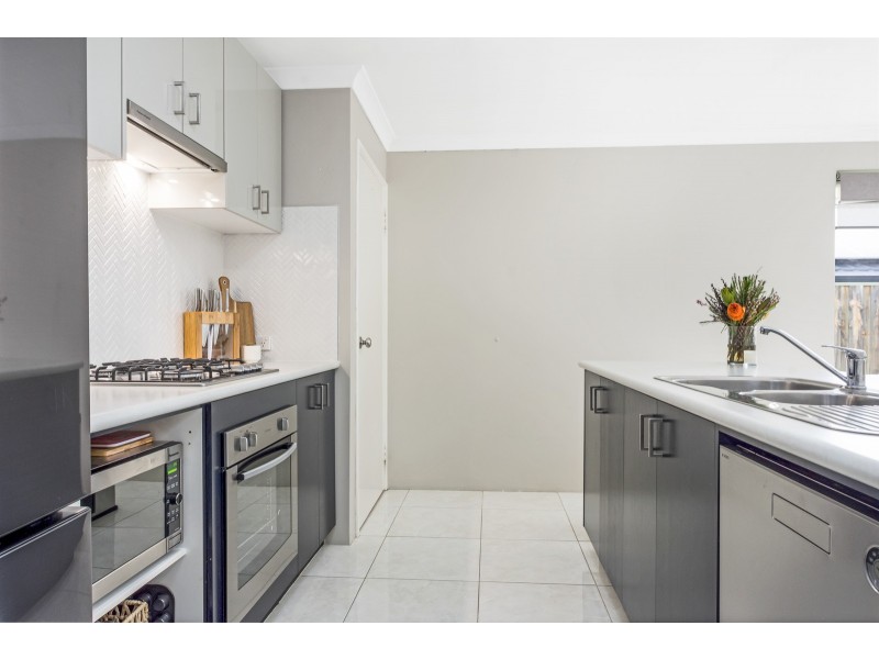 44 Tinsel Street, Yanchep WA 6035