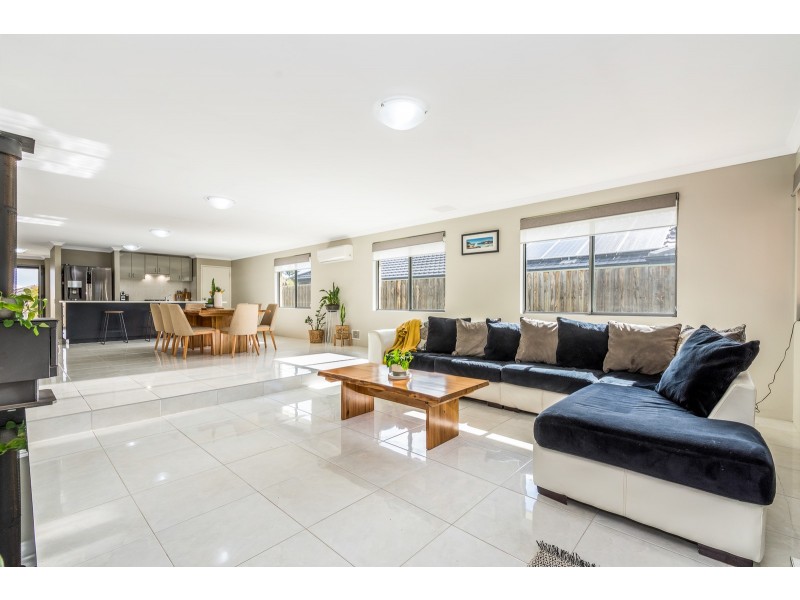 44 Tinsel Street, Yanchep WA 6035