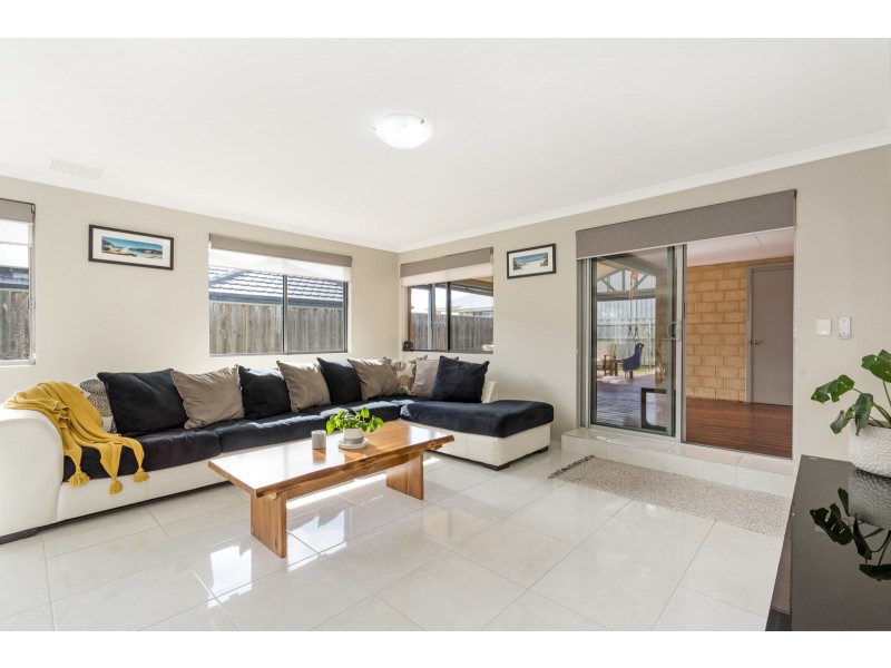 44 Tinsel Street, Yanchep WA 6035