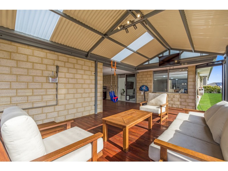 44 Tinsel Street, Yanchep WA 6035