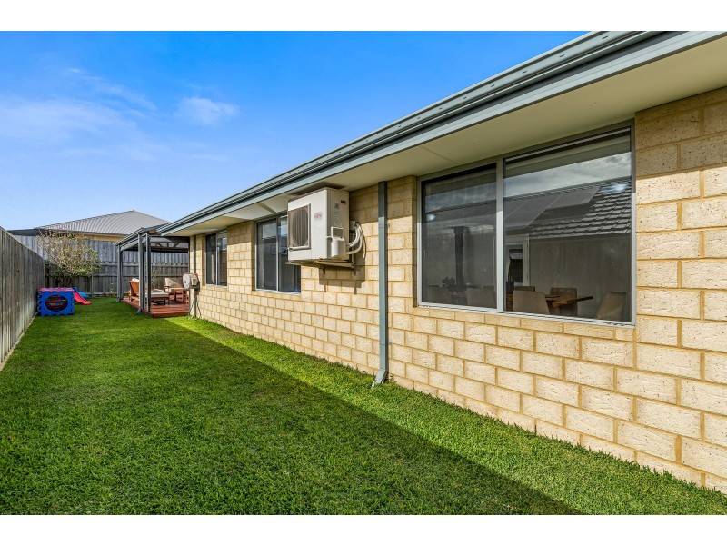 44 Tinsel Street, Yanchep WA 6035