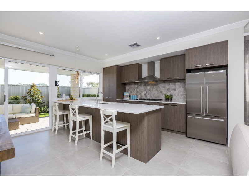 33 Parkside Street, Yanchep WA 6035