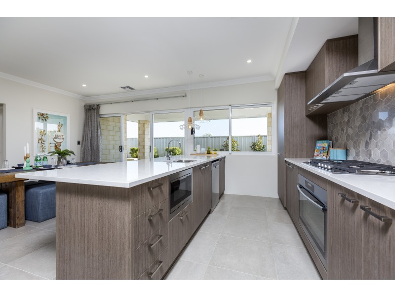 33 Parkside Street, Yanchep WA 6035