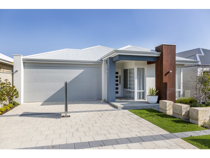 33 Parkside Street, Yanchep WA 6035
