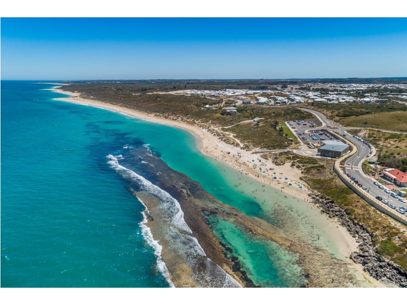 33 Parkside Street, Yanchep WA 6035