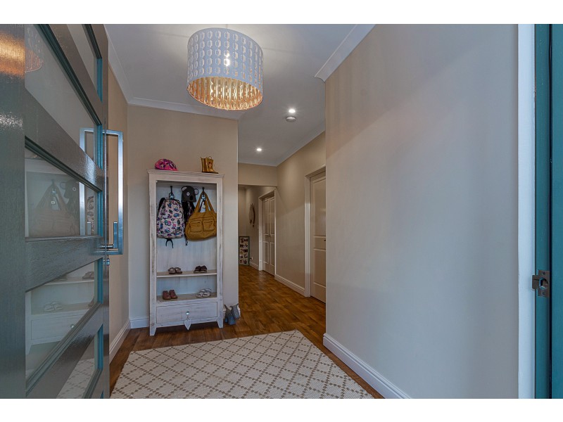 102 Seaside Avenue, Yanchep WA 6035