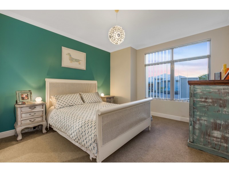 102 Seaside Avenue, Yanchep WA 6035