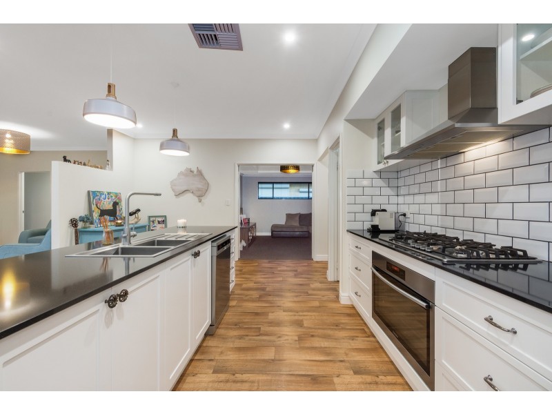 102 Seaside Avenue, Yanchep WA 6035