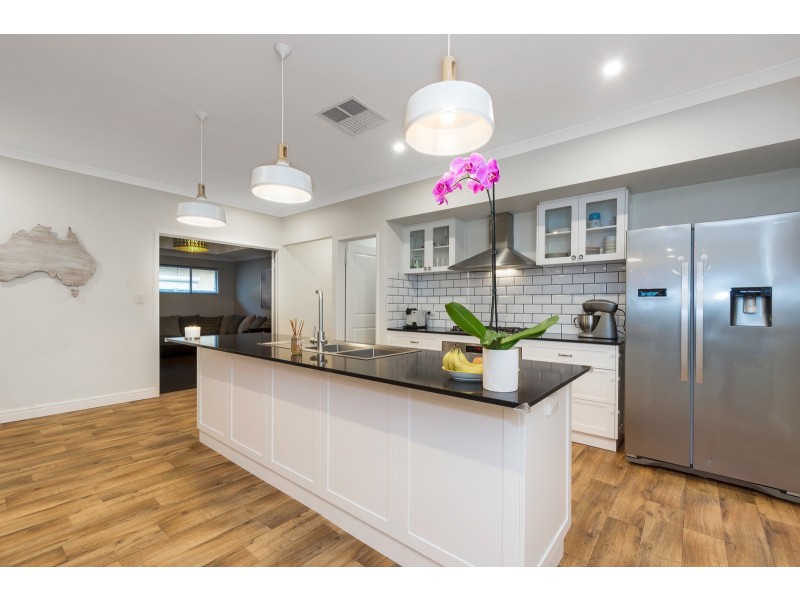 102 Seaside Avenue, Yanchep WA 6035