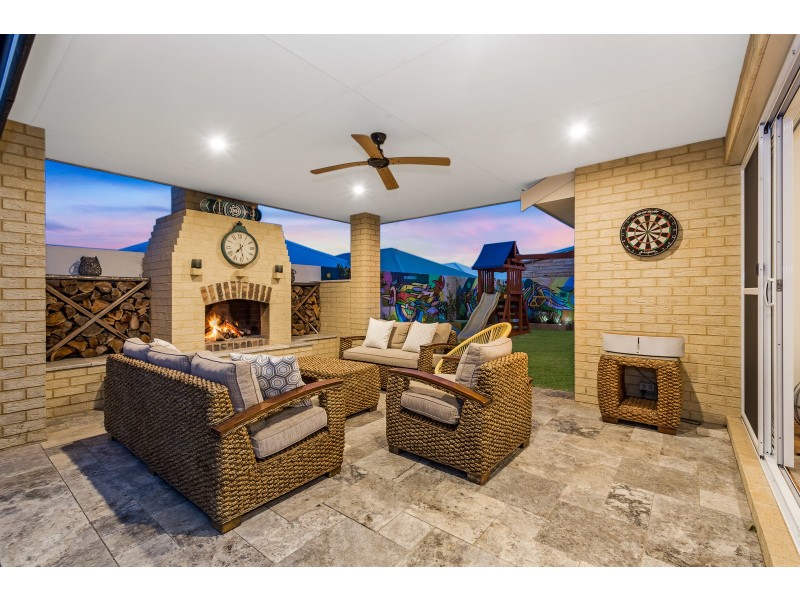 102 Seaside Avenue, Yanchep WA 6035