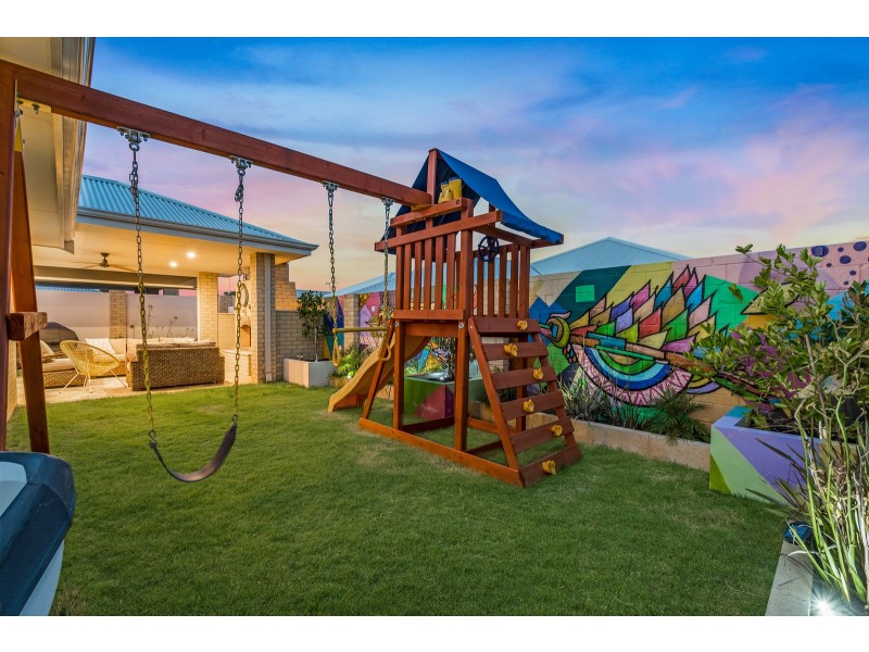 102 Seaside Avenue, Yanchep WA 6035