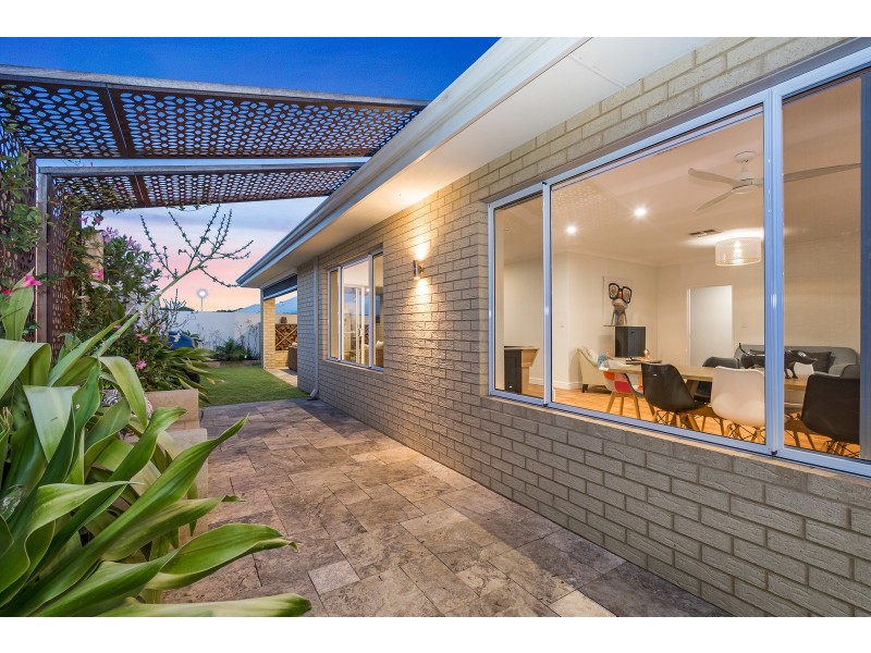 102 Seaside Avenue, Yanchep WA 6035