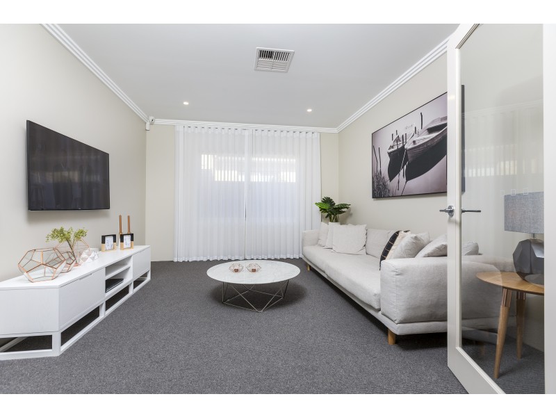 29 Parkside Street, Yanchep WA 6035