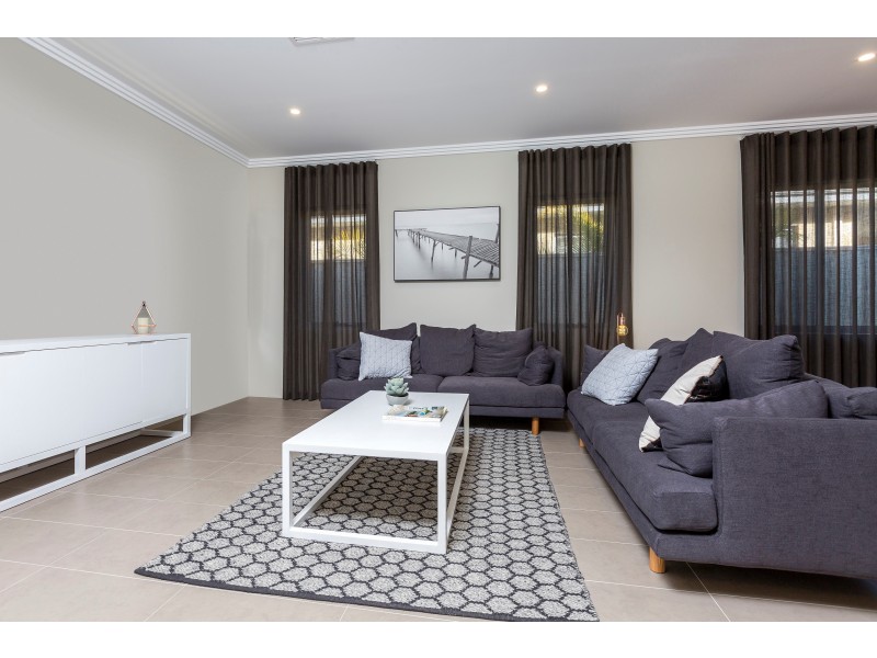 29 Parkside Street, Yanchep WA 6035