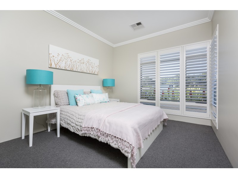 29 Parkside Street, Yanchep WA 6035