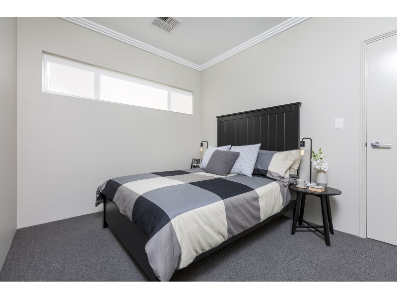 29 Parkside Street, Yanchep WA 6035