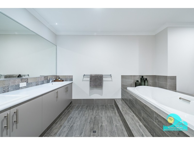 52 Parkland Drive, Yanchep WA 6035