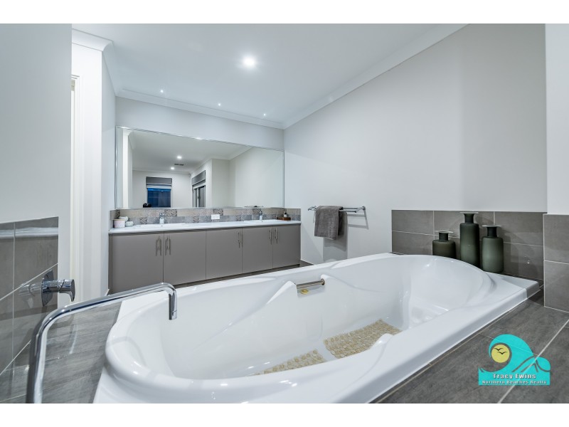 52 Parkland Drive, Yanchep WA 6035