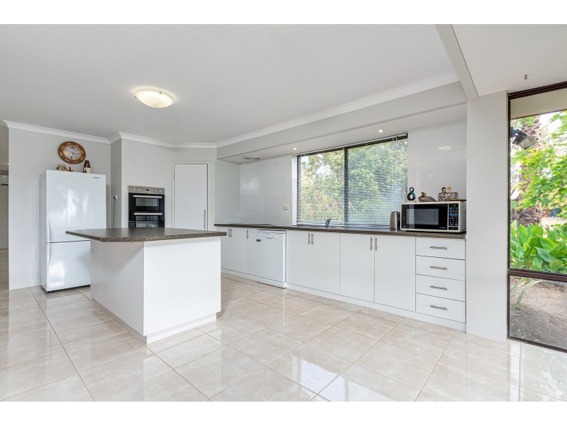 1 Truro Court, Yanchep WA 6035