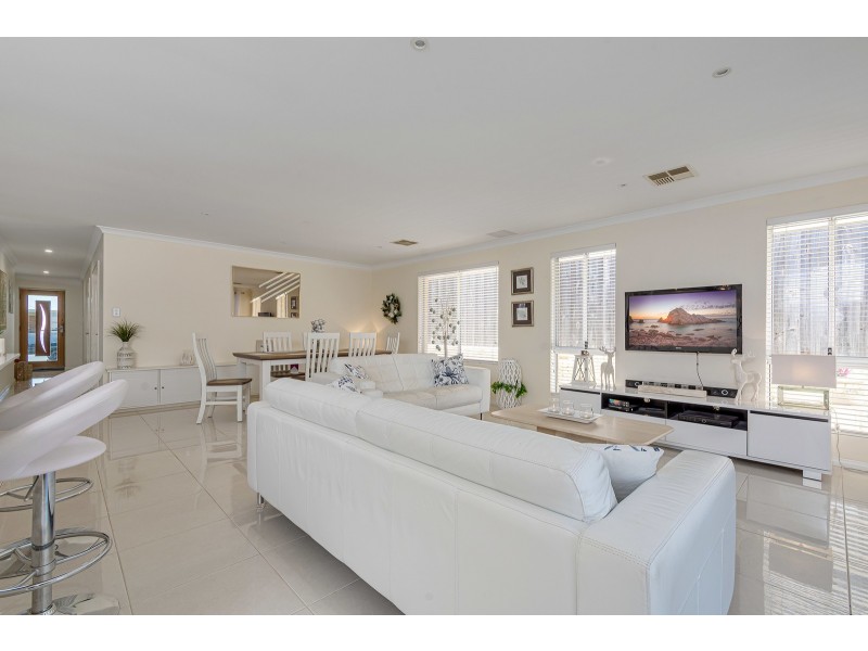 24 Spiral Flag Road, Yanchep WA 6035