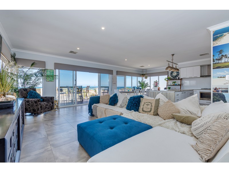 8 Harlequin Way, Yanchep WA 6035