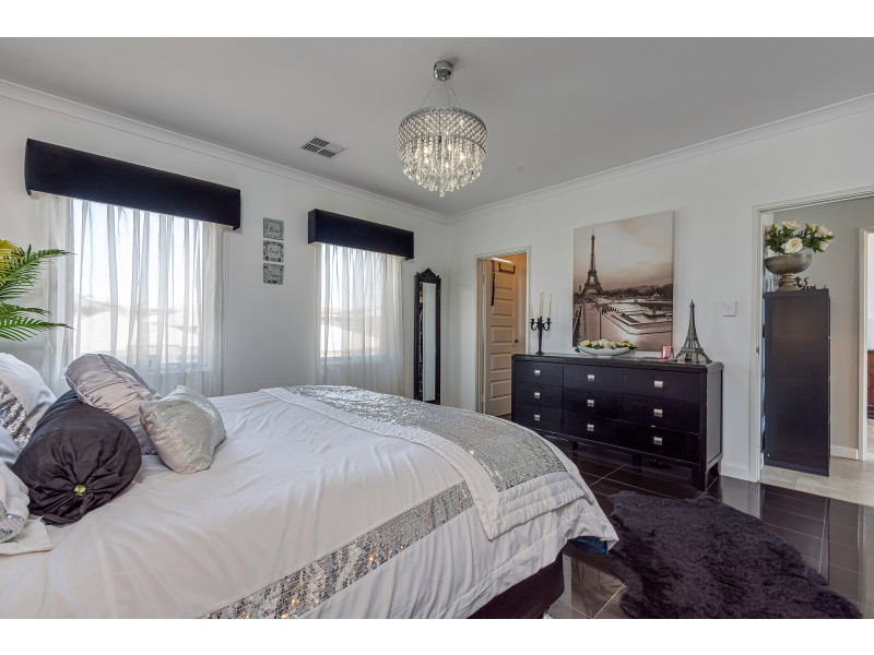 8 Harlequin Way, Yanchep WA 6035