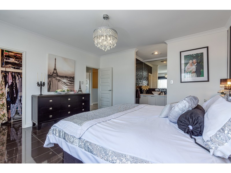 8 Harlequin Way, Yanchep WA 6035