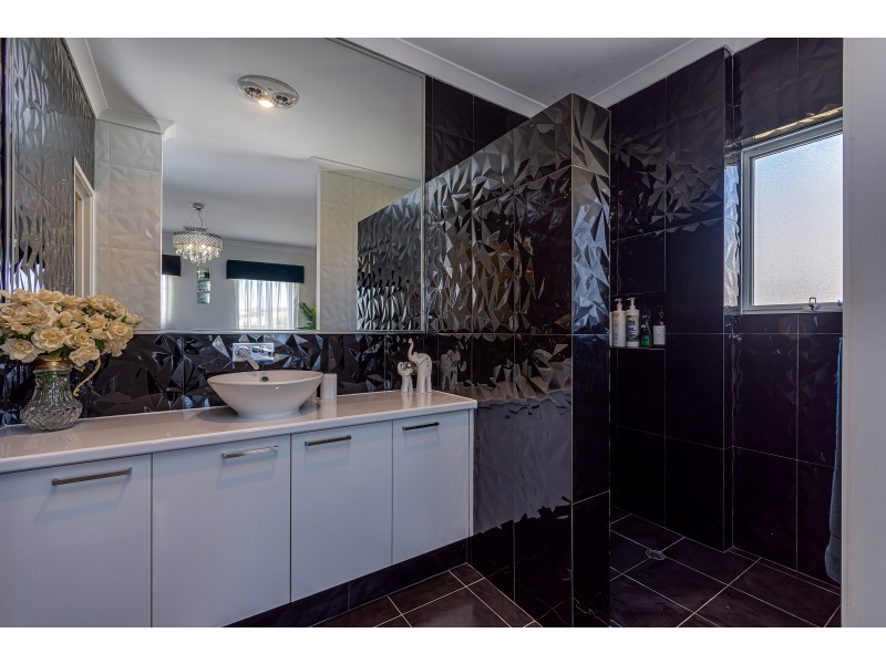 8 Harlequin Way, Yanchep WA 6035