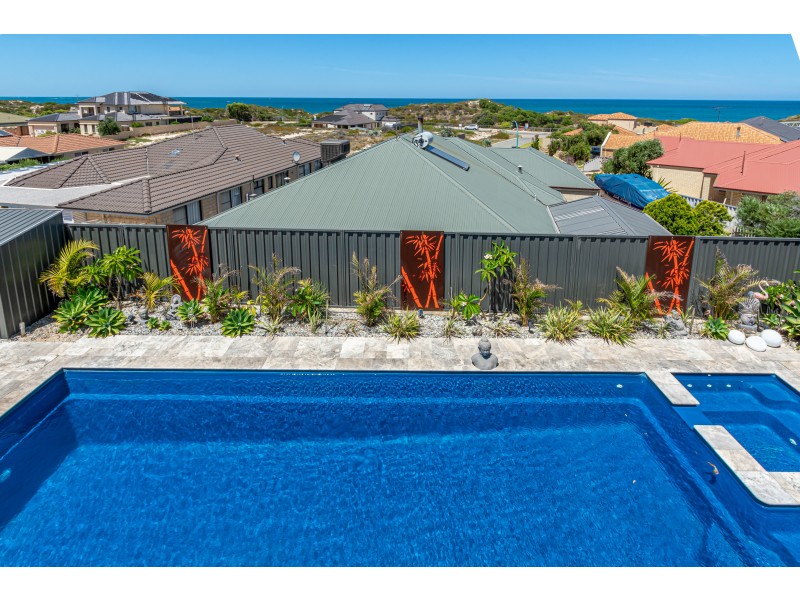 8 Harlequin Way, Yanchep WA 6035