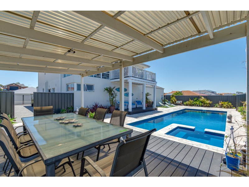 8 Harlequin Way, Yanchep WA 6035
